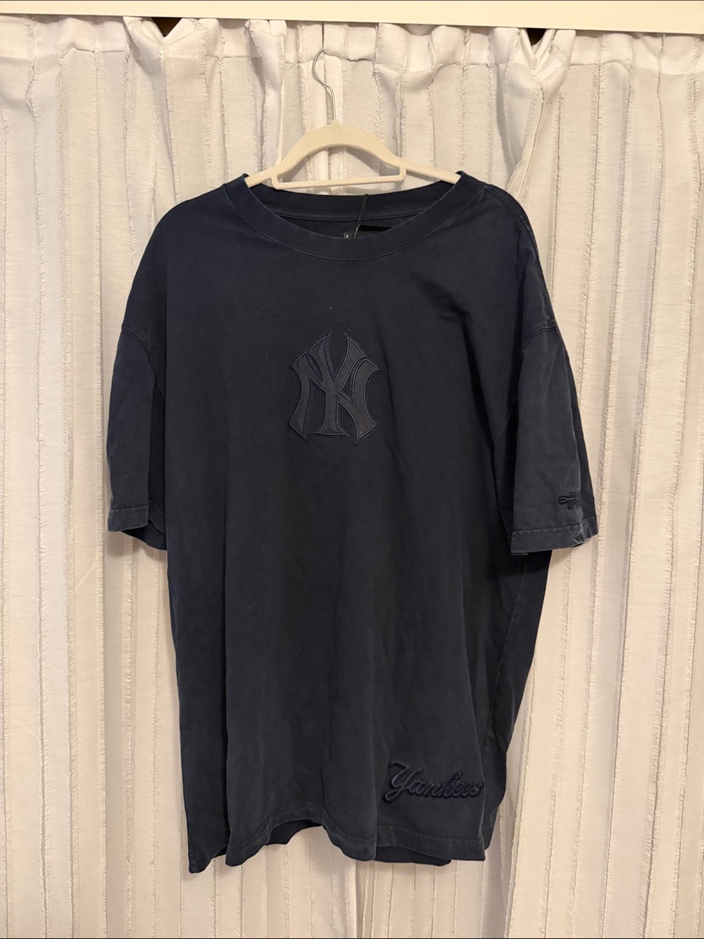 Navy Short-Sleeve Yankees Logo Tee